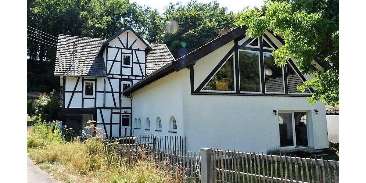 Mehrfamilienhaus, Wohnhaus Flammersfeld - 1.200.000&euro; | Angebot:25698568