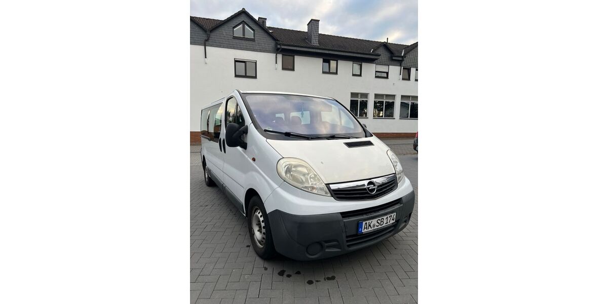 Opel Vivaro 317.000 km 8.499 &euro; Horhausen 56593