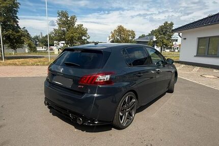 Peugeot 308 106.000 km 13.500 &euro; Remagen 53424