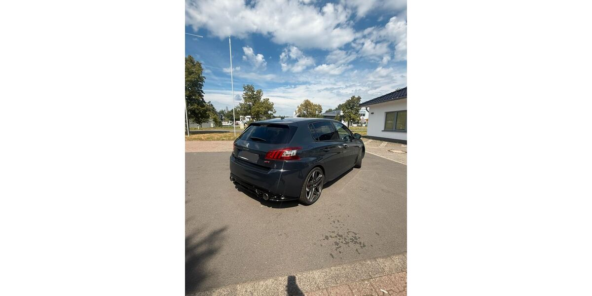 Peugeot 308 106.000 km 13.500 &euro; Remagen 53424