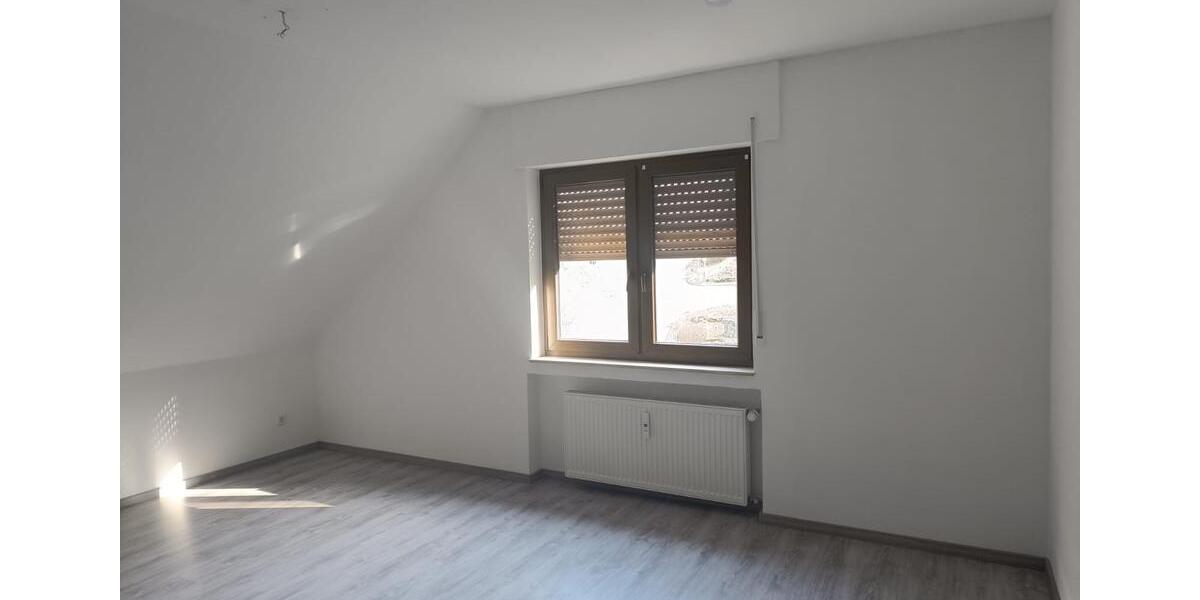 Dachgeschoßwohnung Kleinmaischeid - 4 Zimmer, 103 m&sup2;, 550&euro; | Angebot:25590919