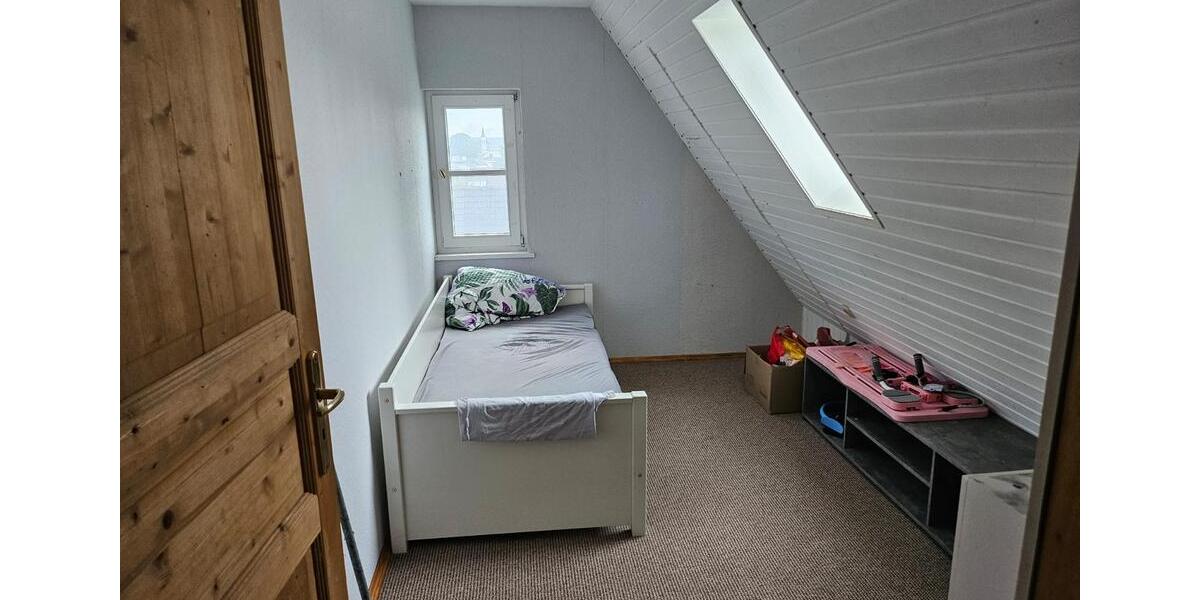 Dachgeschoßwohnung Steimel - 2.5 Zimmer, 50 m&sup2;, 390&euro; | Angebot:26021881