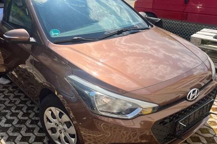 Hyundai i20 99.439 km 7.190 &euro; Lahnstein 56112