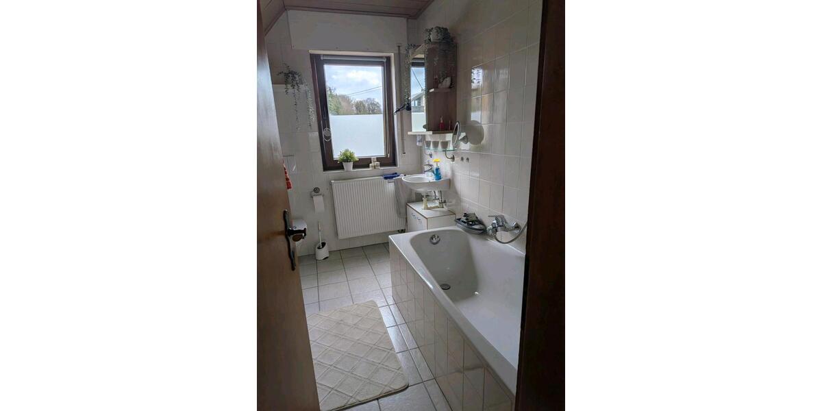 Dachgeschoßwohnung Kleinmaischeid - 2 Zimmer, 96 m&sup2;, 690&euro; | Angebot:25936672