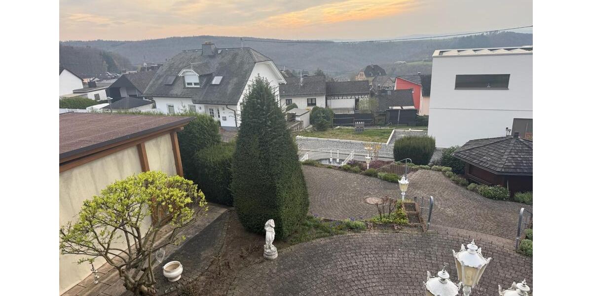 Bungalow Hillscheid - 6.5 Zimmer, 182 m&sup2;, 429.000&euro; | Angebot:25929557