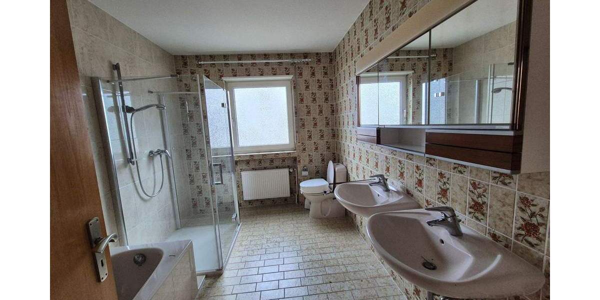 Mehrfamilienhaus, Wohnhaus Boppard Buchholz - 6 Zimmer, 243 m&sup2;, 480.000&euro; | Angebot:25778501