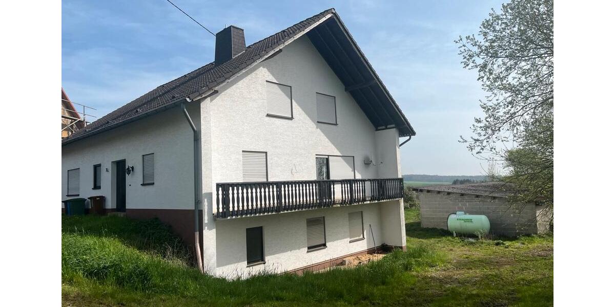 Einfamilienhaus Asbach - 8 Zimmer, 242 m&sup2;, 219.000&euro; | Angebot:27104315