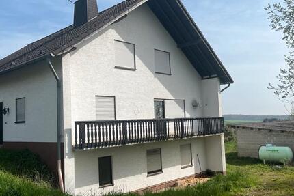 Haus Asbach - 8 Zimmer, 242 m&sup2;, 219.000&euro; | Angebot:27104315