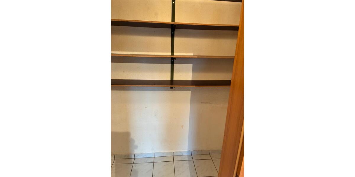 Etagenwohnung Urmitz - 2 Zimmer, 67 m&sup2;, 530&euro; | Angebot:25823379