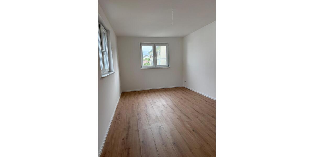 Erdgeschoßwohnung Großmaischeid - 4 Zimmer, 111 m&sup2;, 1.500&euro; | Angebot:26647780