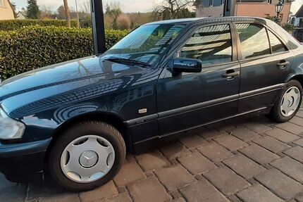 Mercedes-Benz C 180 110.000 km 6.900 &euro; Buchholz 53567