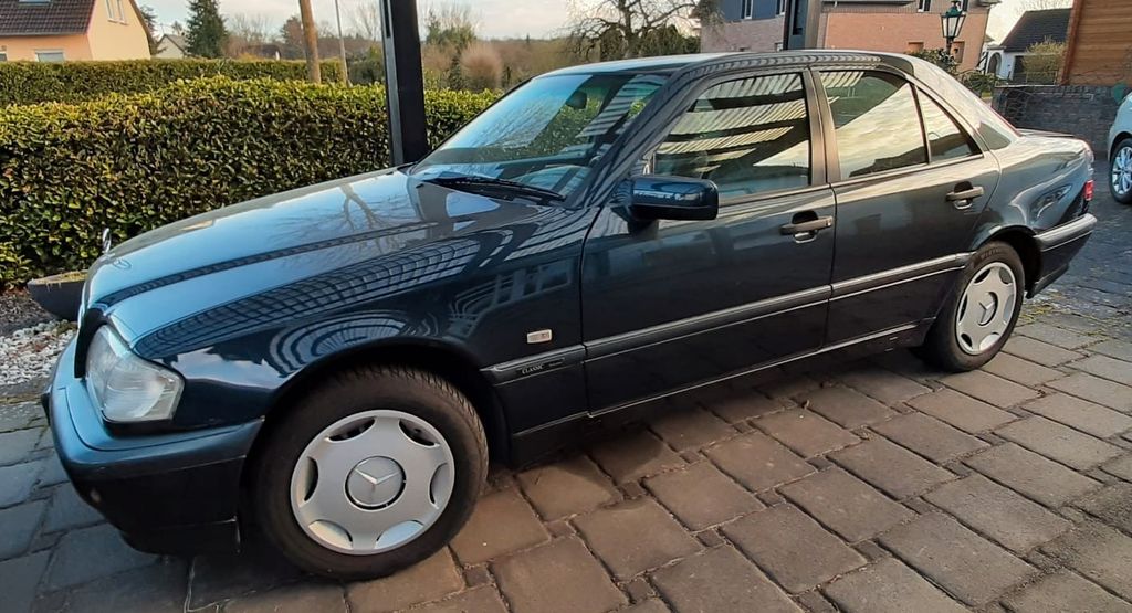 Mercedes-Benz C 180 110.000 km 6.900 &euro; Buchholz 53567