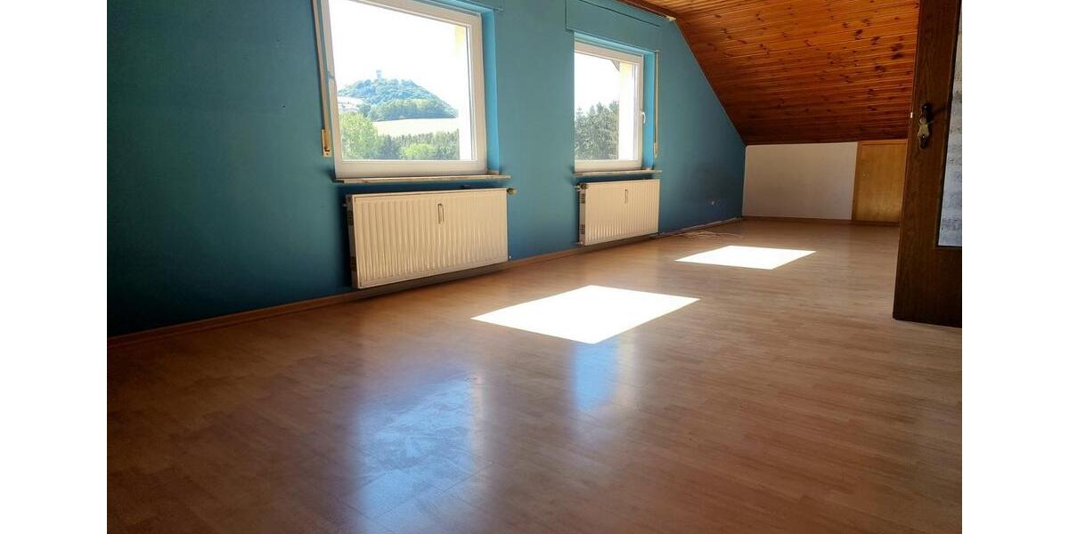 Dachgeschoßwohnung Niederzissen - 3 Zimmer, 76 m&sup2;, 700&euro; | Angebot:25639687
