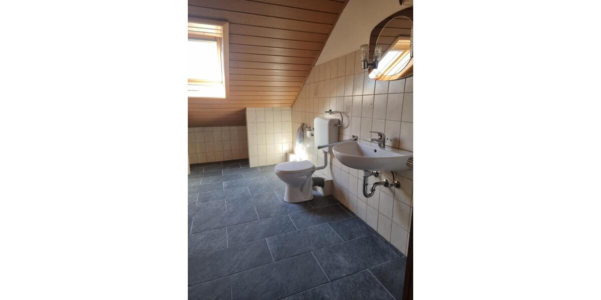 Dachgeschoßwohnung Niederzissen - 3 Zimmer, 76 m&sup2;, 700&euro; | Angebot:25639687