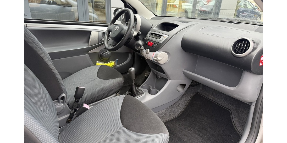 Toyota AYGO 1.0 Klima TÜV/AU 08.2027 172.000 km 2.990 &euro; Koblenz 56070