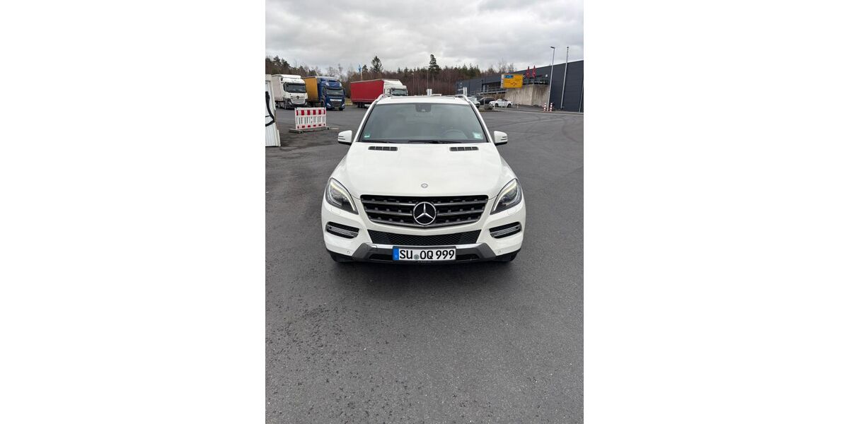 Mercedes-Benz ML 350 261.503 km 15.700 &euro; Windhagen 53578