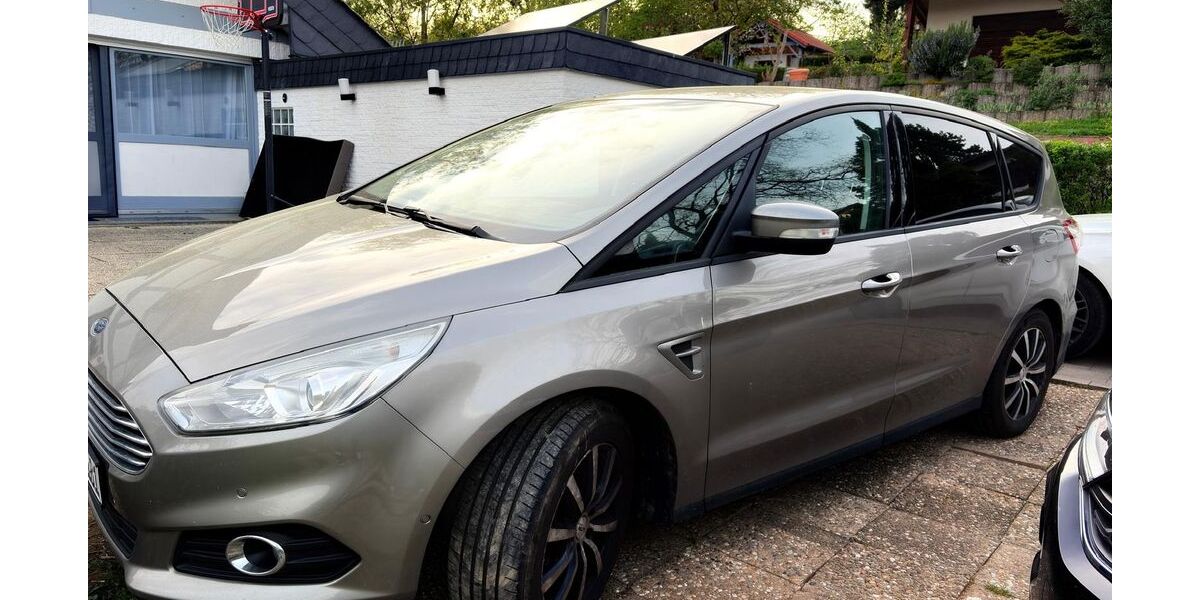 Ford S-Max 158.700 km 9.400 &euro; Breitscheid 53547