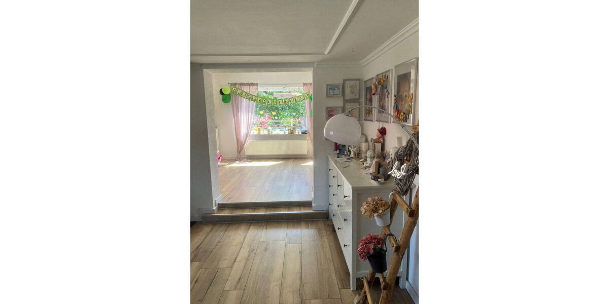 Einfamilienhaus Giershausen - 9 Zimmer, 189 m&sup2;, 475.000&euro; | Angebot:25751223