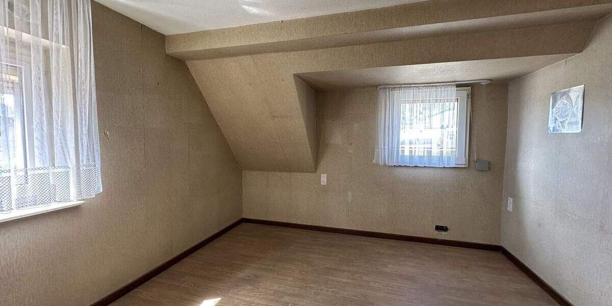 Einfamilienhaus Bad Neuenahr-Ahrweiler / Ahrweiler Ahrweiler - 8 Zimmer, 200 m&sup2;, 345.000&euro; | Angebot:25684598