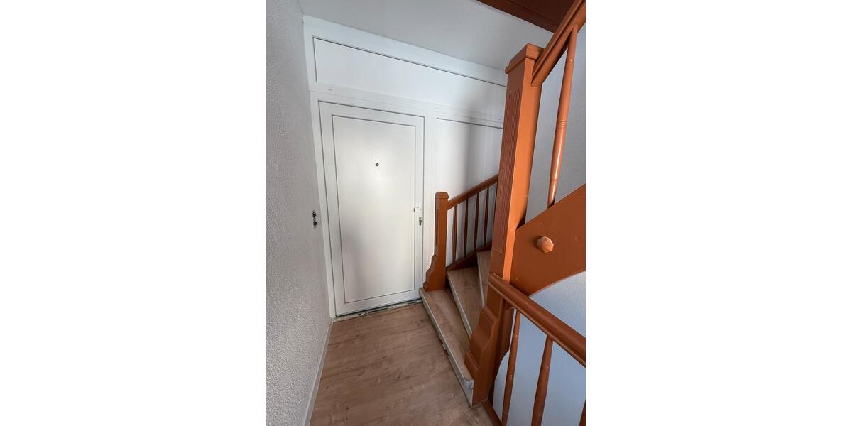 Dachgeschoßwohnung Vallendar - 4 Zimmer, 100 m&sup2;, 1.500&euro; | Angebot:25396427