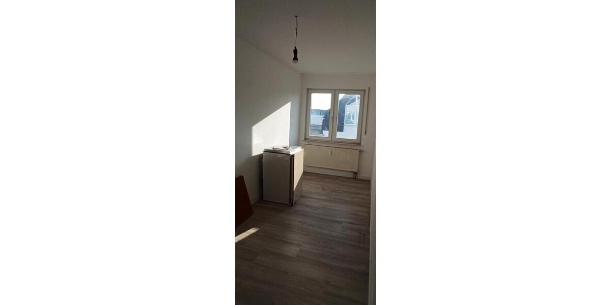 Dachgeschoßwohnung Neuwied - 3 Zimmer, 82 m&sup2;, 765&euro; | Angebot:26645357