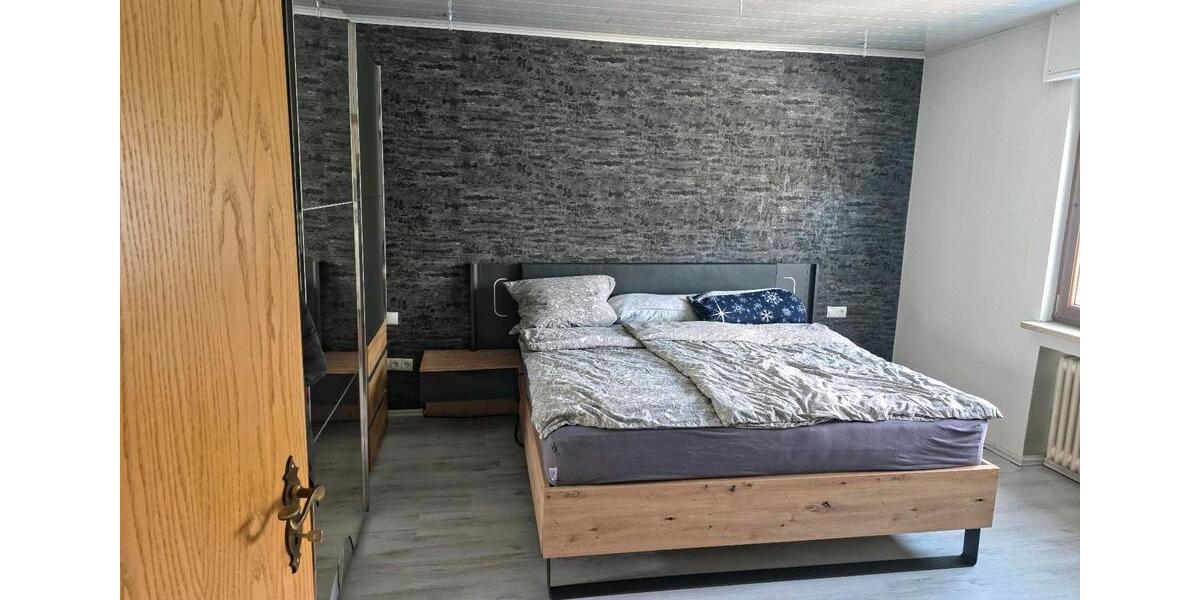 Etagenwohnung Puderbach - 5 Zimmer, 160 m&sup2;, 1.750&euro; | Angebot:26019680