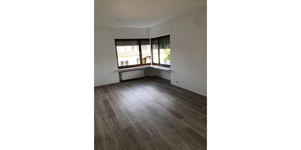 Etagenwohnung Remagen - 3 Zimmer, 91 m&sup2;, 900&euro; | Angebot:24360322