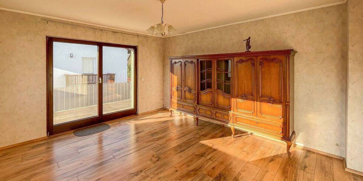 Einfamilienhaus Neuwied - 6 Zimmer, 129 m&sup2;, 1.300&euro; | Angebot:25984579