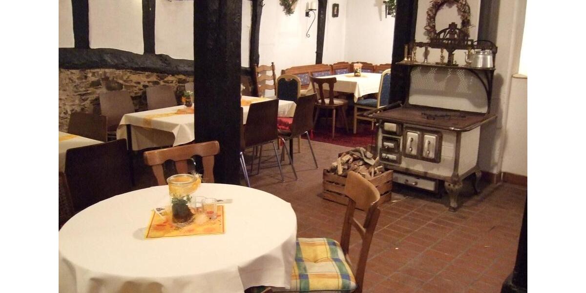 Mehrfamilienhaus, Wohnhaus Rheinbreitbach - 8 Zimmer, 403 m&sup2;, 697.000&euro; | Angebot:25852404