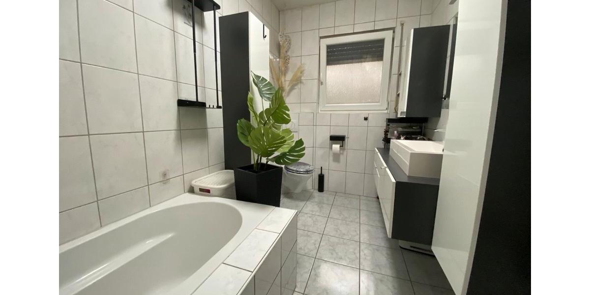 Etagenwohnung Sinzig - 4 Zimmer, 125 m&sup2;, 1.500&euro; | Angebot:26656289