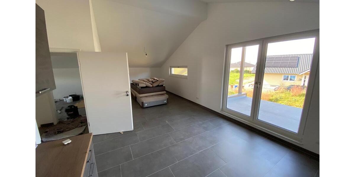 Dachgeschoßwohnung Großmaischeid - 2 Zimmer, 75 m&sup2;, 950&euro; | Angebot:24693974