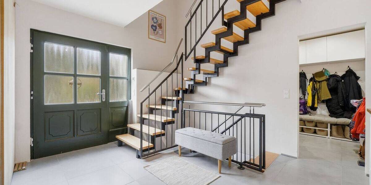 Einfamilienhaus Gönnersdorf - 7 Zimmer, 220 m&sup2;, 525.000&euro; | Angebot:26043633