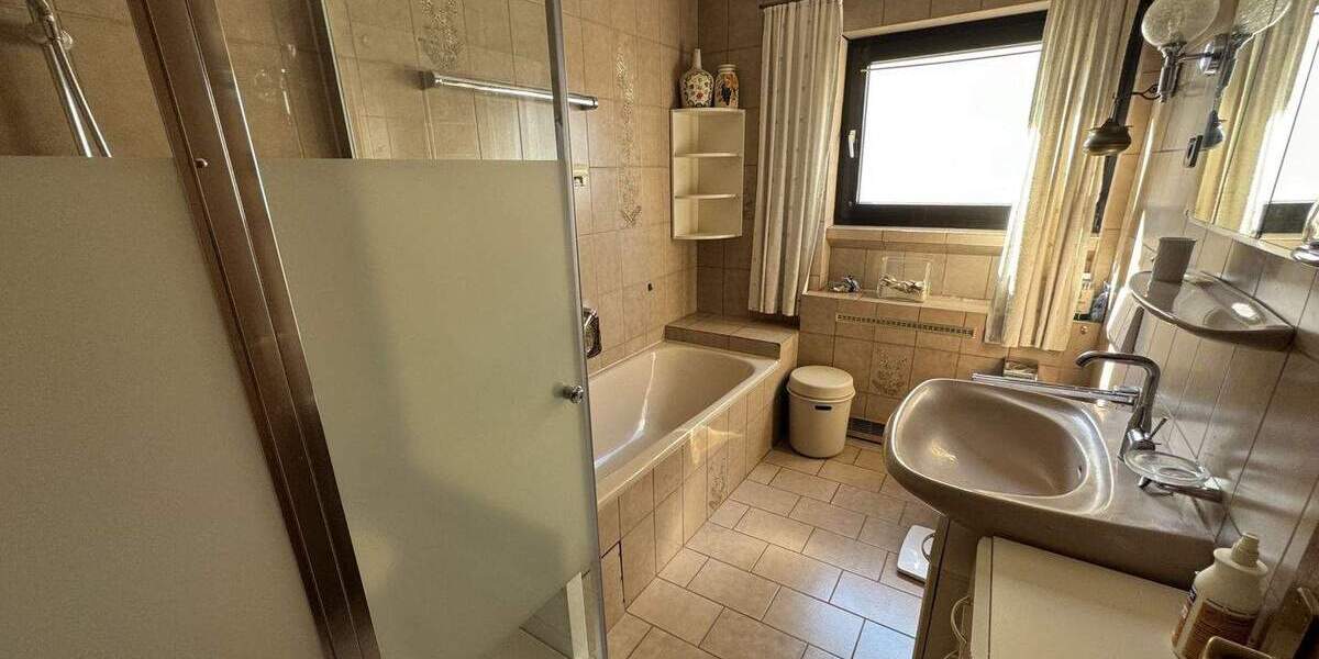 Etagenwohnung Bendorf - 4 Zimmer, 89 m&sup2;, 220.000&euro; | Angebot:25696852