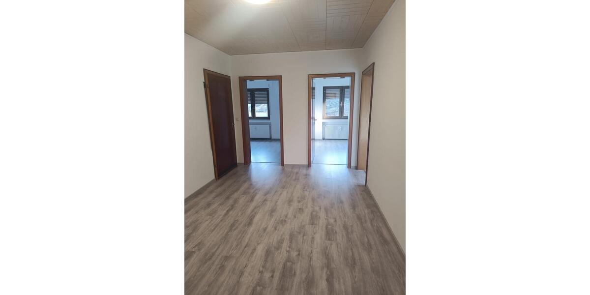 Dachgeschoßwohnung Kleinmaischeid - 4 Zimmer, 103 m&sup2;, 550&euro; | Angebot:25590919