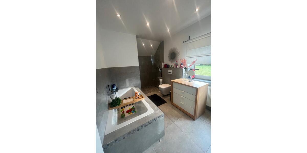 Einfamilienhaus Nauort - 6 Zimmer, 265 m&sup2;, 560.000&euro; | Angebot:26080076