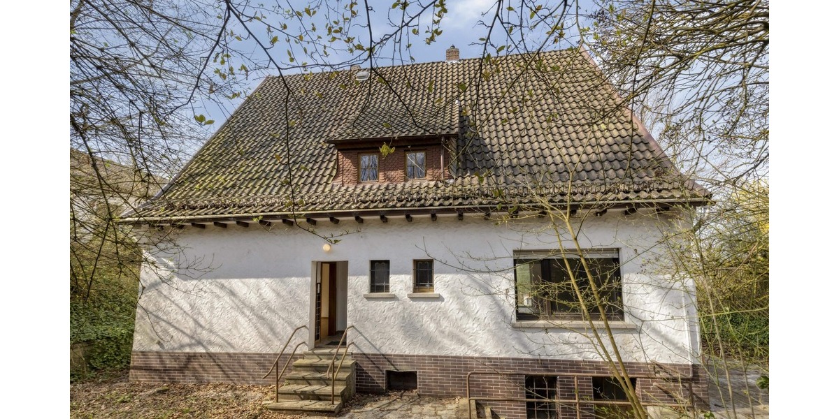 Solides Haus mit großem Garten in Aussichtslage ! - Einfamilienhaus Staudt | Angebot:25942745
