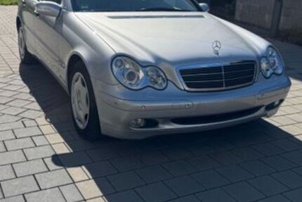 Mercedes-Benz 220 125.000 km 5.500 &euro; Koblenz 56073