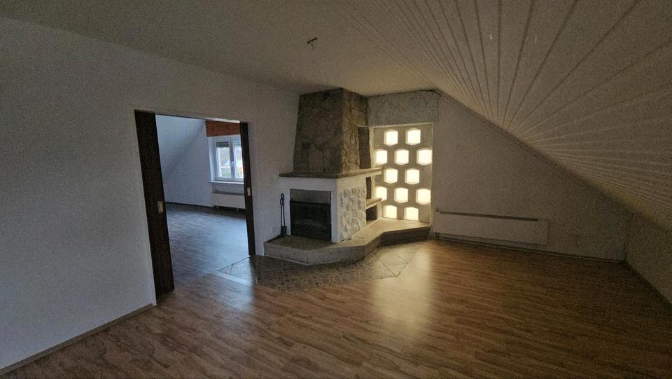 Dachgeschoßwohnung Niederzissen - 5 Zimmer, 136 m&sup2;, 1.150&euro; | Angebot:25876511