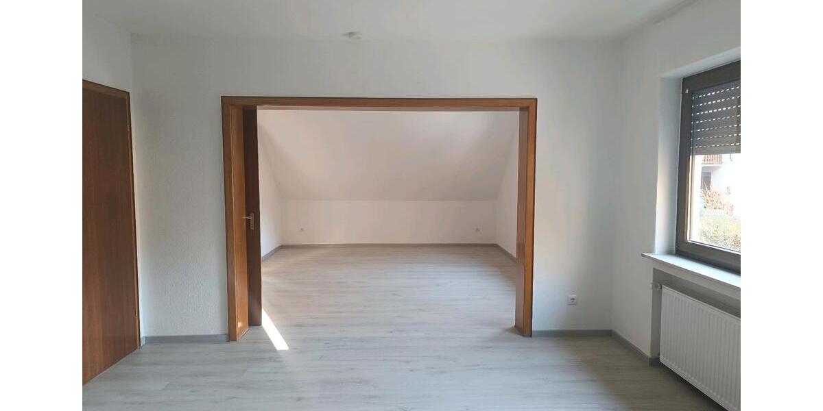 Dachgeschoßwohnung Andernach - 4 Zimmer, 103 m&sup2;, 550&euro; | Angebot:24211510