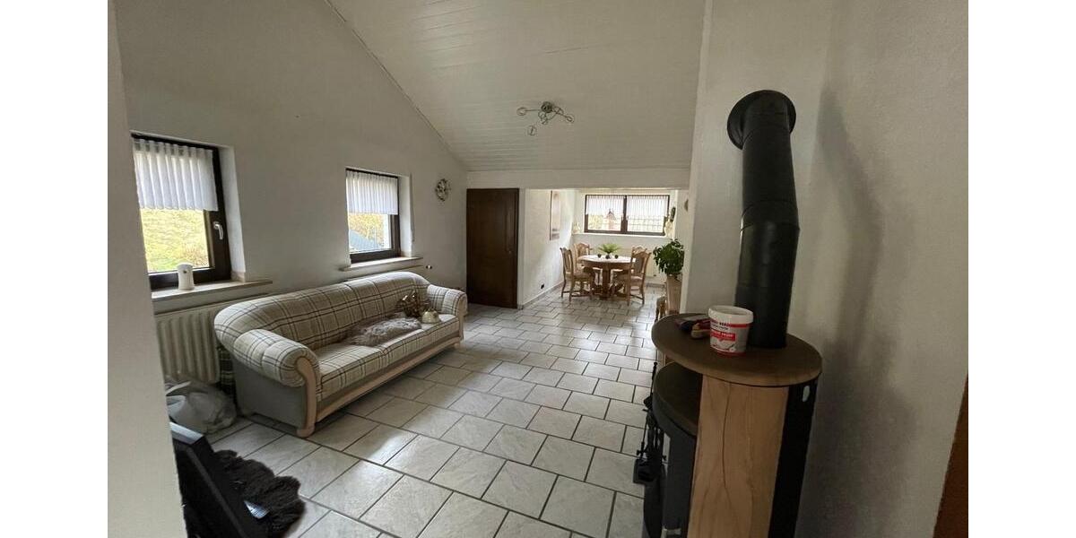 Dachgeschoßwohnung Oberlahr - 3 Zimmer, 102 m&sup2;, 700&euro; | Angebot:25149201