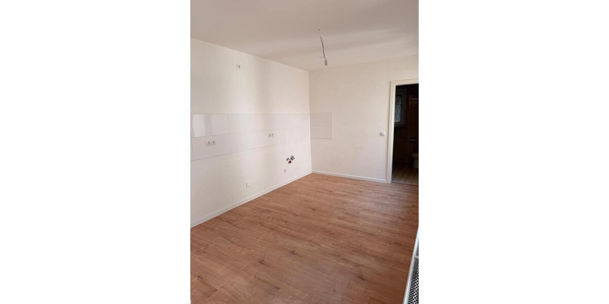 Etagenwohnung Neuwied Feldkirchen - 7 Zimmer, 170 m&sup2;, 1.800&euro; | Angebot:26032374