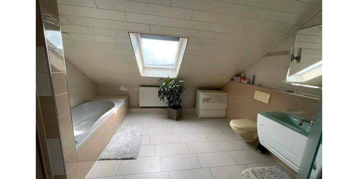 Erdgeschoßwohnung Rengsdorf - 4 Zimmer, 180 m&sup2;, 425.000&euro; | Angebot:25979689