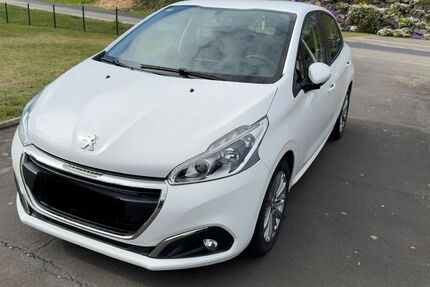 Peugeot 208 142.502 km 6.000 &euro; Schalkenbach 53426