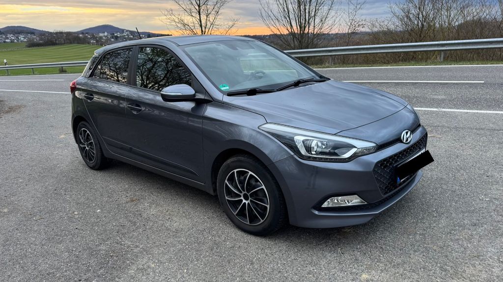 Hyundai i20 131.716 km 7.990 &euro; Bad Honnef 53604