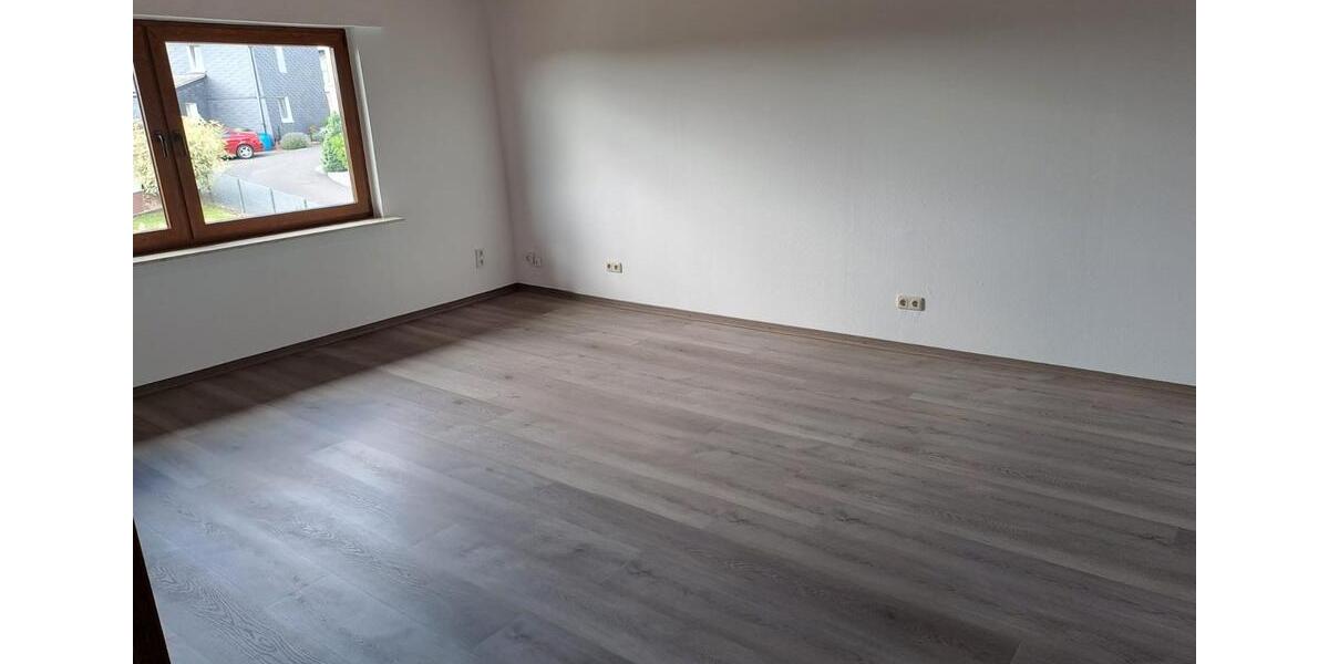 Etagenwohnung Steimel - 5 Zimmer, 120 m&sup2;, 900&euro; | Angebot:25483150