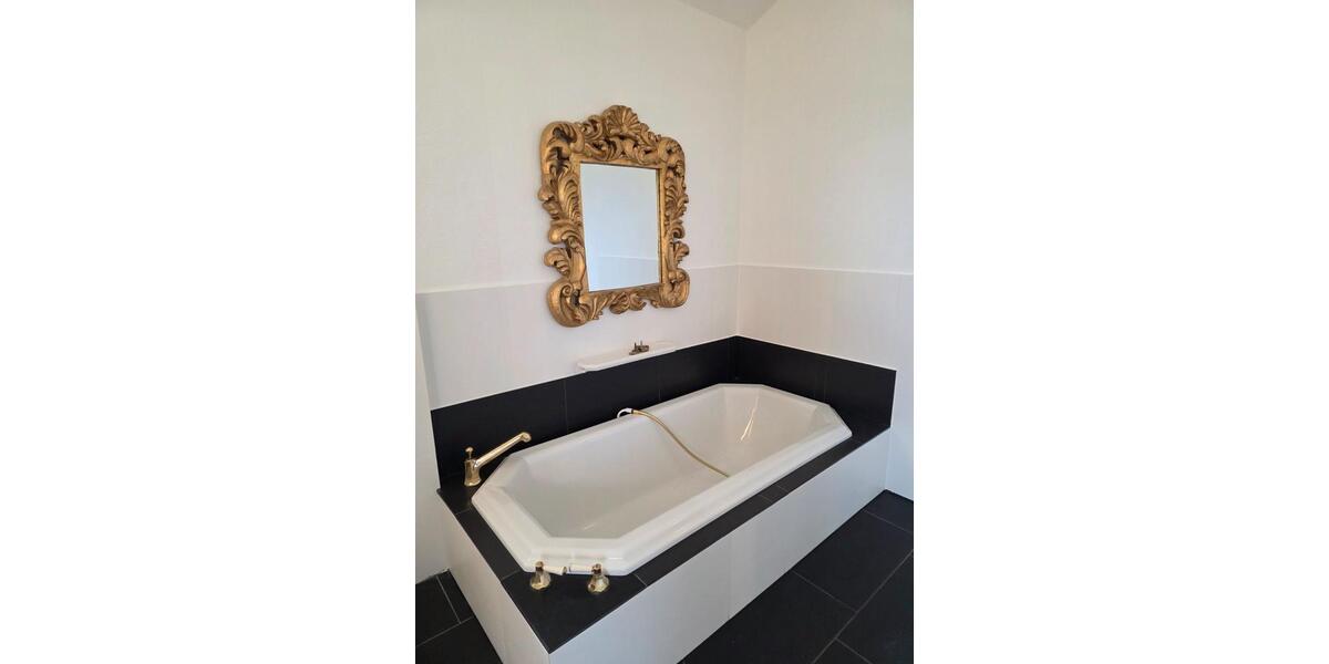 Etagenwohnung Dierdorf - 4 Zimmer, 214 m&sup2;, 1.550&euro; | Angebot:25497965