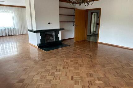 Wohnung Halsenbach - 6 Zimmer, 165 m&sup2;, 990&euro; | Angebot:25755116