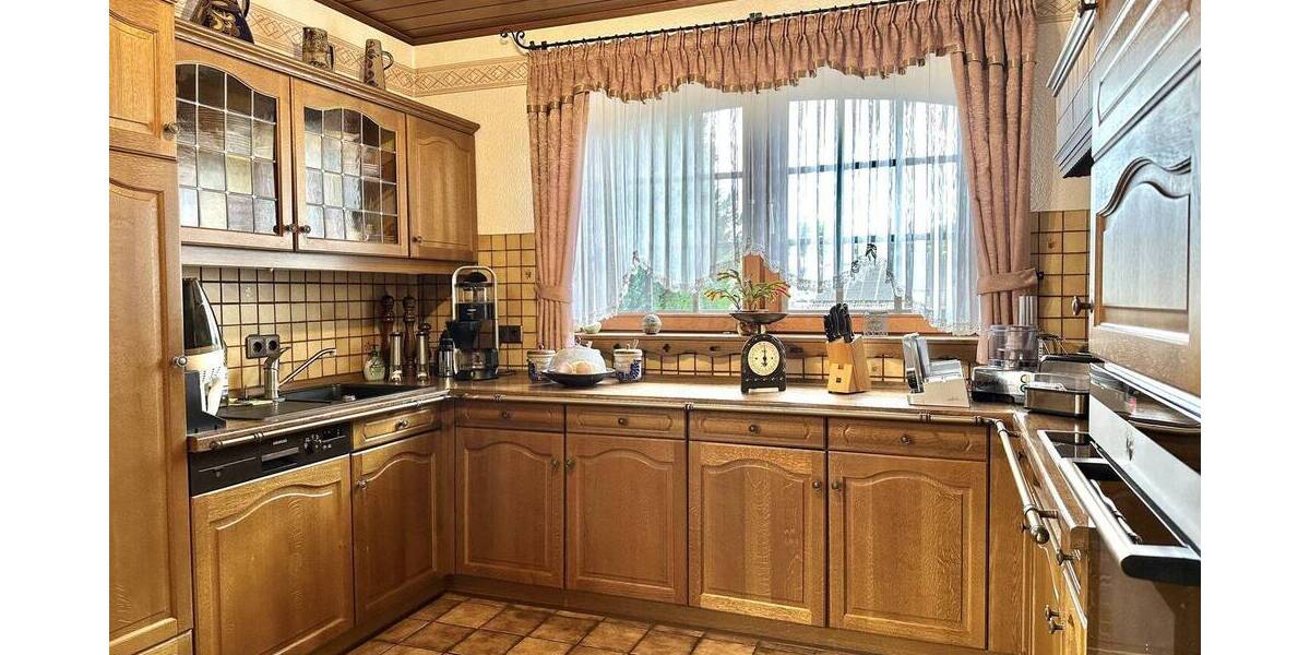 Einfamilienhaus Glees - 8 Zimmer, 283 m&sup2;, 499.000&euro; | Angebot:25741202