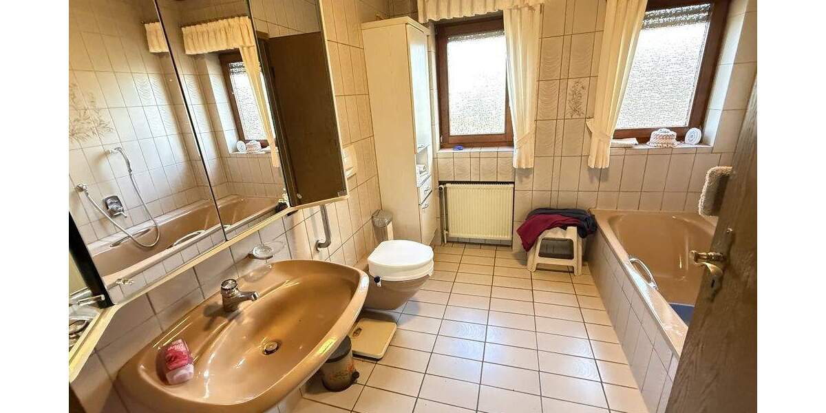 Einfamilienhaus Steimel-Sensenbach Sensenbach - 5 Zimmer, 180 m&sup2;, 320.000&euro; | Angebot:25674387