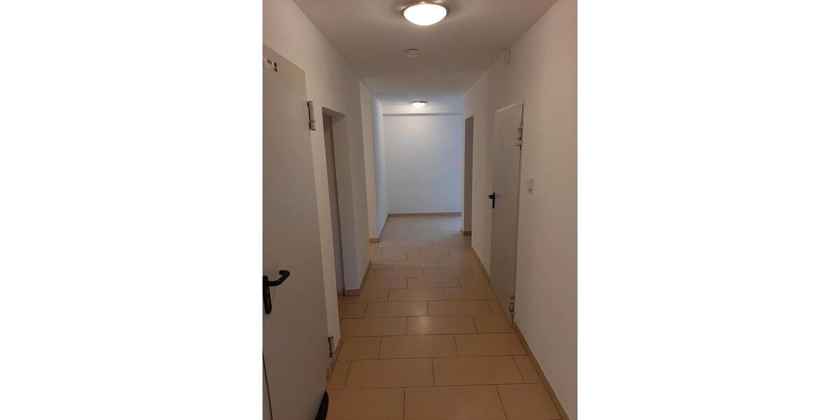 Etagenwohnung Welling - 2 Zimmer, 80 m&sup2;, 550&euro; | Angebot:25875230